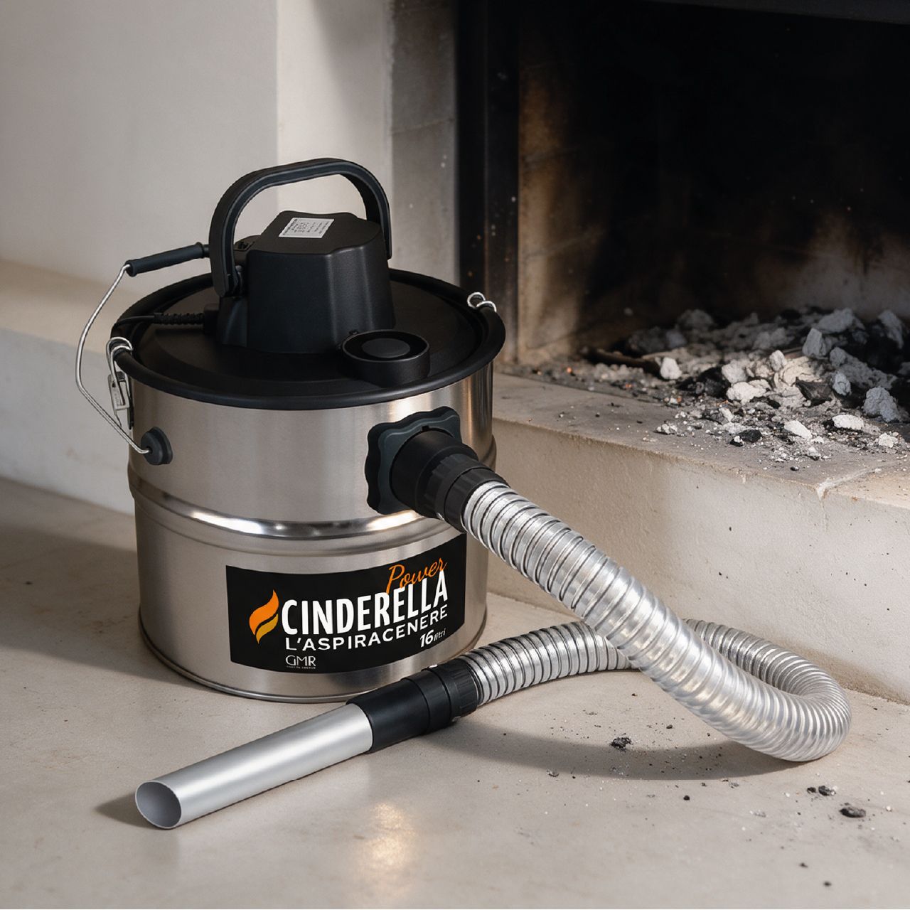 Cinderella Power aspiracenere 16 litri per camini e stufe a pellet con doppio filtro HEPA, tubo in alluminio e motore da 1200 Watt.